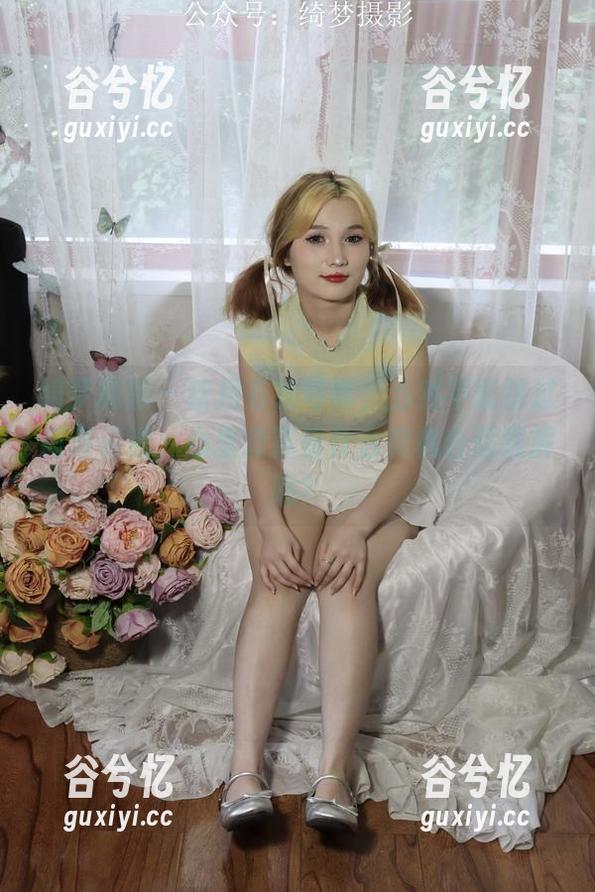 绮梦摄影 - 秋月毛衣写真，当然不能错过高清资源，心里盘算着什么契机合适截屏呢？