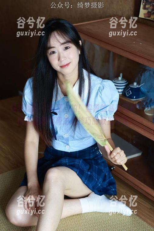 绮梦摄影 - 疯狂自拍！露露的私房写真，证实我颜值和拍照技巧的双重盲区！