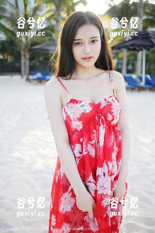 美媛馆 - 唐琪儿il的原图：谁说她没点秘密，明明写在脸上了啊