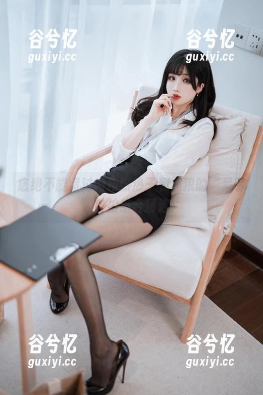 您绝不能错过肉扣热热子和黑狼的“呆萌”自拍组合精选！