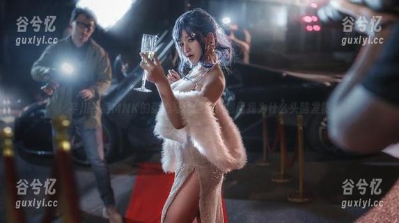 芊川一笑MNK的甜心写真图册：别问我为什么头脑发热