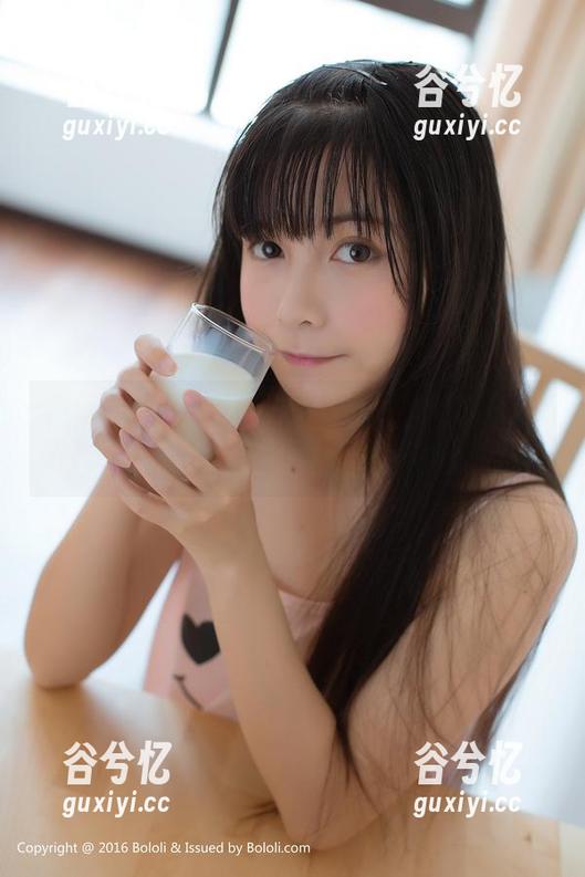 菠萝社 - Suki朱忆音又来了，这次的最新礼服照片真让人目不暇接，咕噜咕噜。