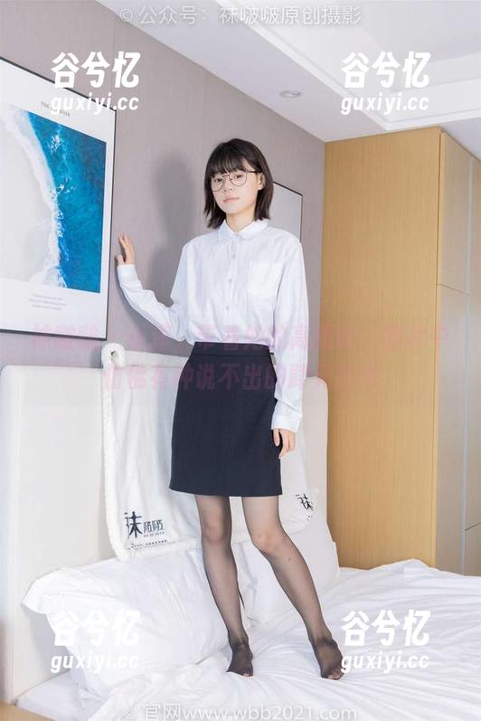 袜啵啵 - 小淳，带着她的高跟鞋，图片中仿佛有种说不出的肆无忌惮