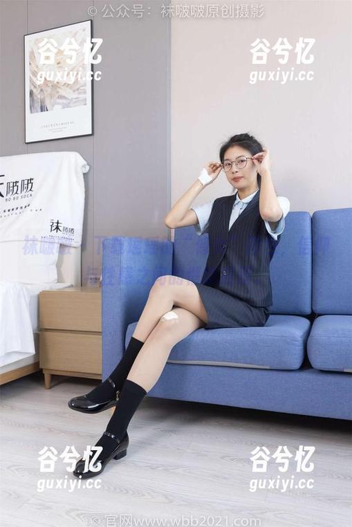 袜啵啵 - 下载瑶瑶的“修女”图包，信仰与性感之间的惬意摇摆。