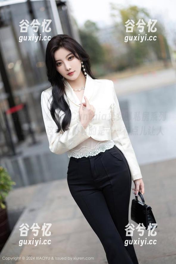 语画界 - 杨紫嫣Cynthia兔女郎私房系列，眼见得这种风格真的是……有点儿让人摸心口的。