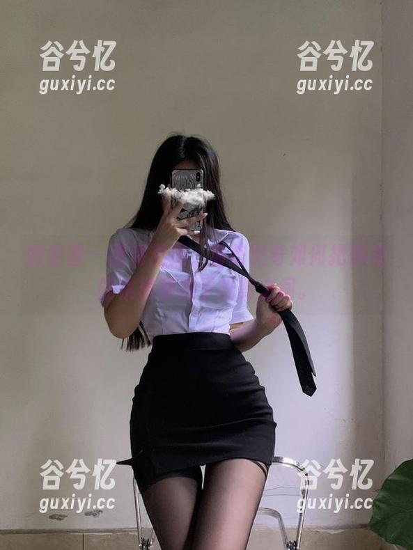 微密圈 - 高清图库，看陈佩奇如何把御姐的优雅穿梭于光影之间。