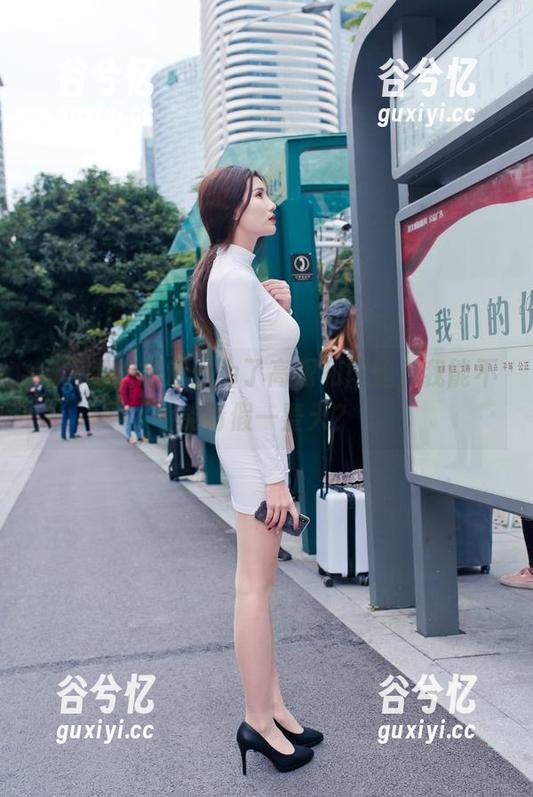 魔镜街拍精选：为了高跟和肉丝，我能不能请假一整天？